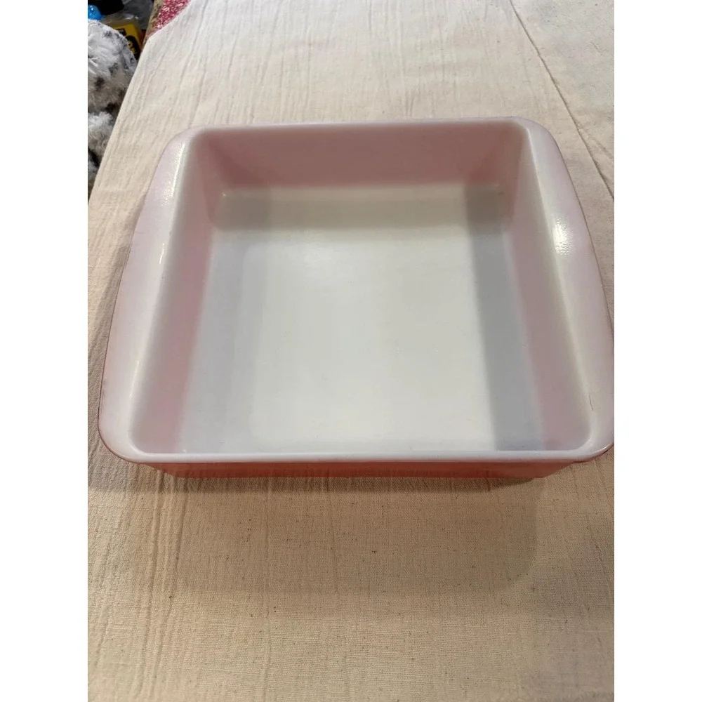 Vintage Pyrex 222 8 Inch Square Cake Dish Coral Pink Flamingo Milk Glass‎ Oven
